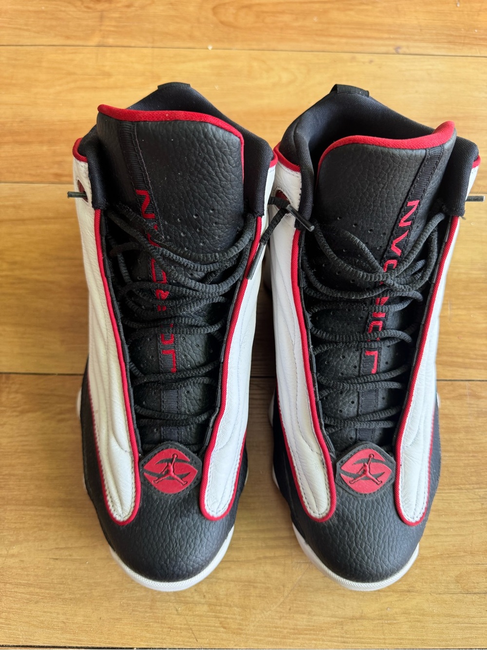 Jordan Men’s Athletic Sneakers in Black/White/Red👀✅ 100% Authentic